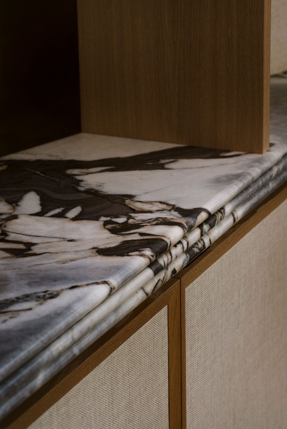 Bespoke home bar | Marble edge detail | Interior Designers